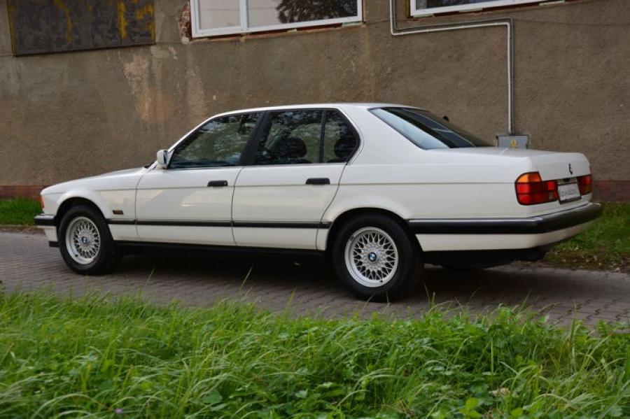  BMW 740i (E32) 1992 года  (UK) (фото 70 из 170)
